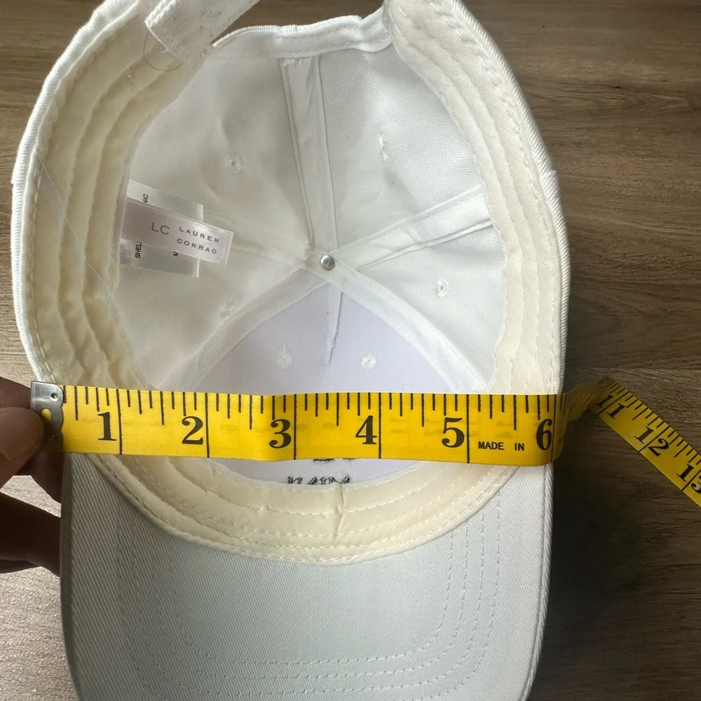 SOLD‼️‼️LC Lauren Conrad White and Gray Elephant Hat One size - Picture 6 of 6